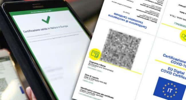 immagine di green pass digitale e cartaceo